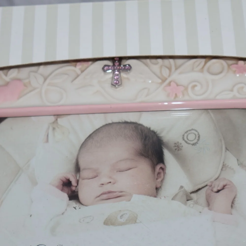 Grasslands Road Adorable Pink & Ivory Ceramic/Metal Baby Picture Frame. NWT.